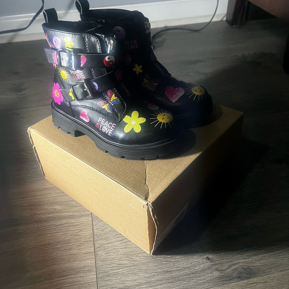 Steve Madden kids boots